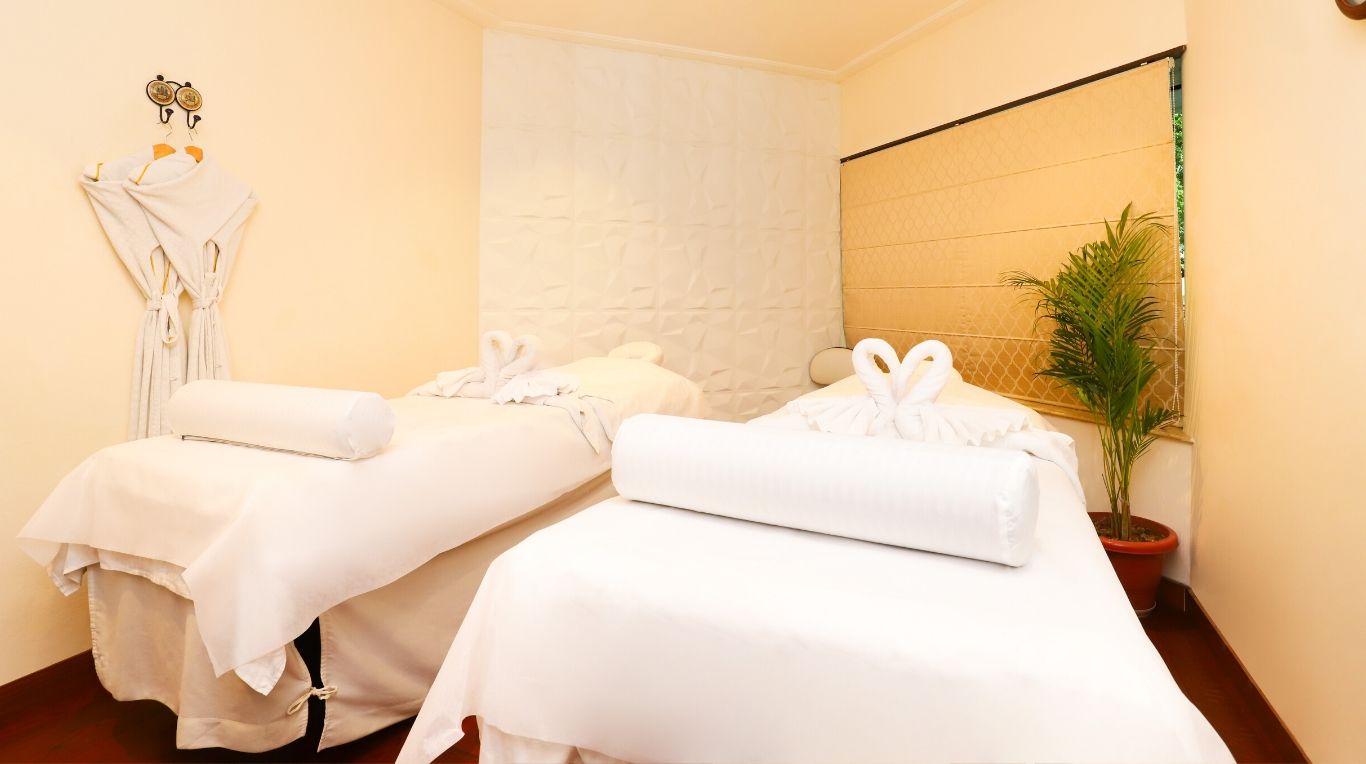 hotels with spa in delhi
